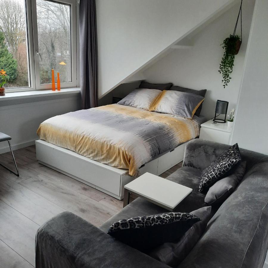 Studio 76 Groningen Met Gratis Leenfietsen Hotel ภายนอก รูปภาพ