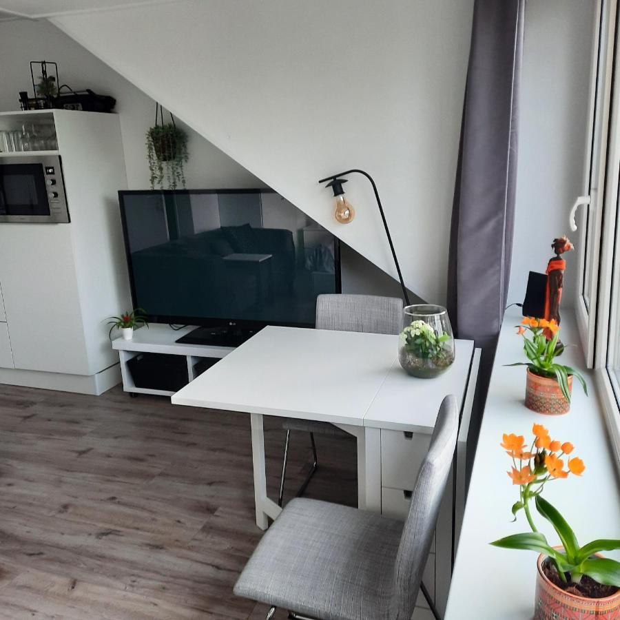 Studio 76 Groningen Met Gratis Leenfietsen Hotel ภายนอก รูปภาพ